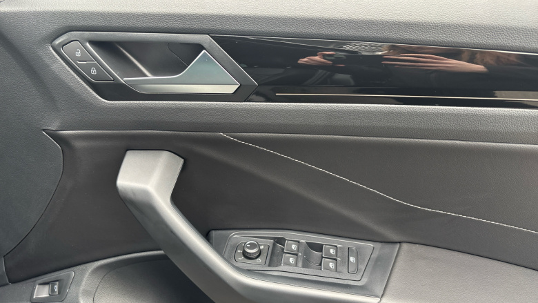 Volkswagen T-Roc 1.5 TSI Black Edition Plus 5dr Petrol Hatchback